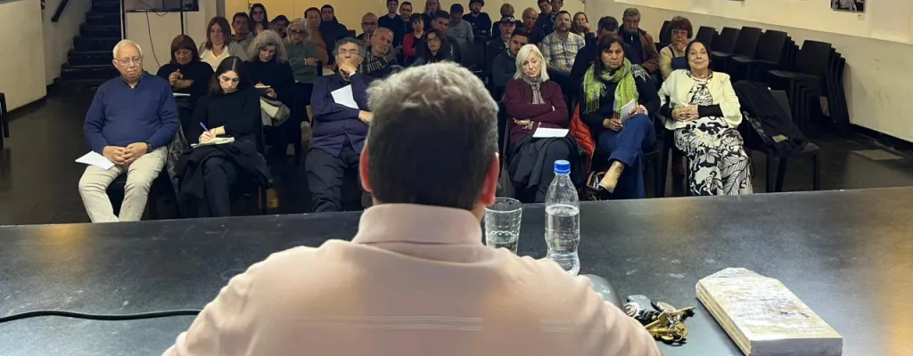 Hernán Brienza abrió el seminario del ICP ante una gran concurrencia en La Plata