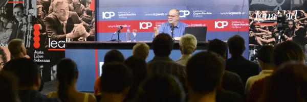 El ICP cerró su curso de formación política con una clase magistral sobre el impacto de la IA en las campañas electorales