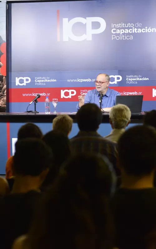 El ICP cerró su curso de formación política con una clase magistral sobre el impacto de la IA en las campañas electorales