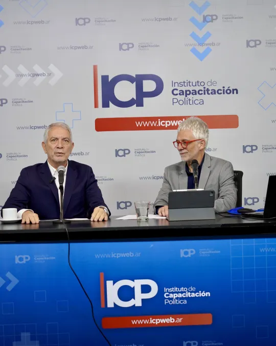 Inteligencia artificial, transhumanismo y nuevas formas de control: así fue la tercera clase del seminario “Inteligencia Colectiva”